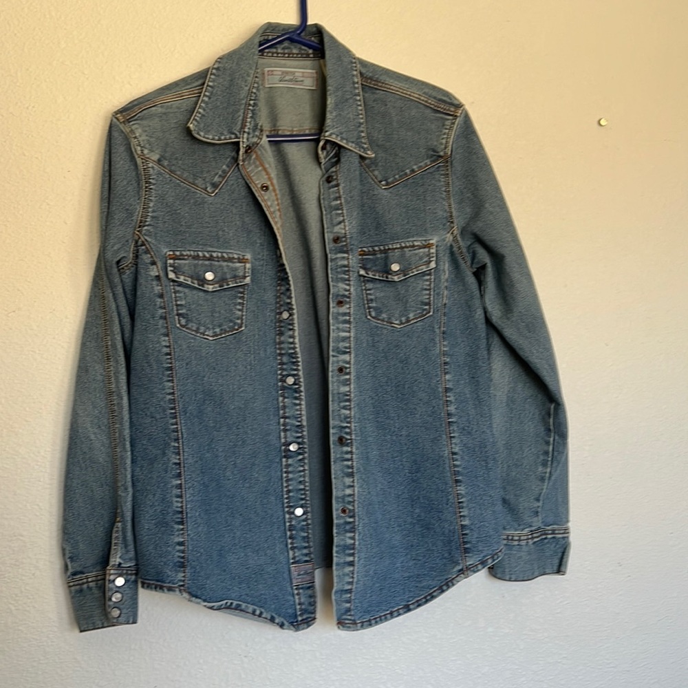 Levi's brand denim top with snaps